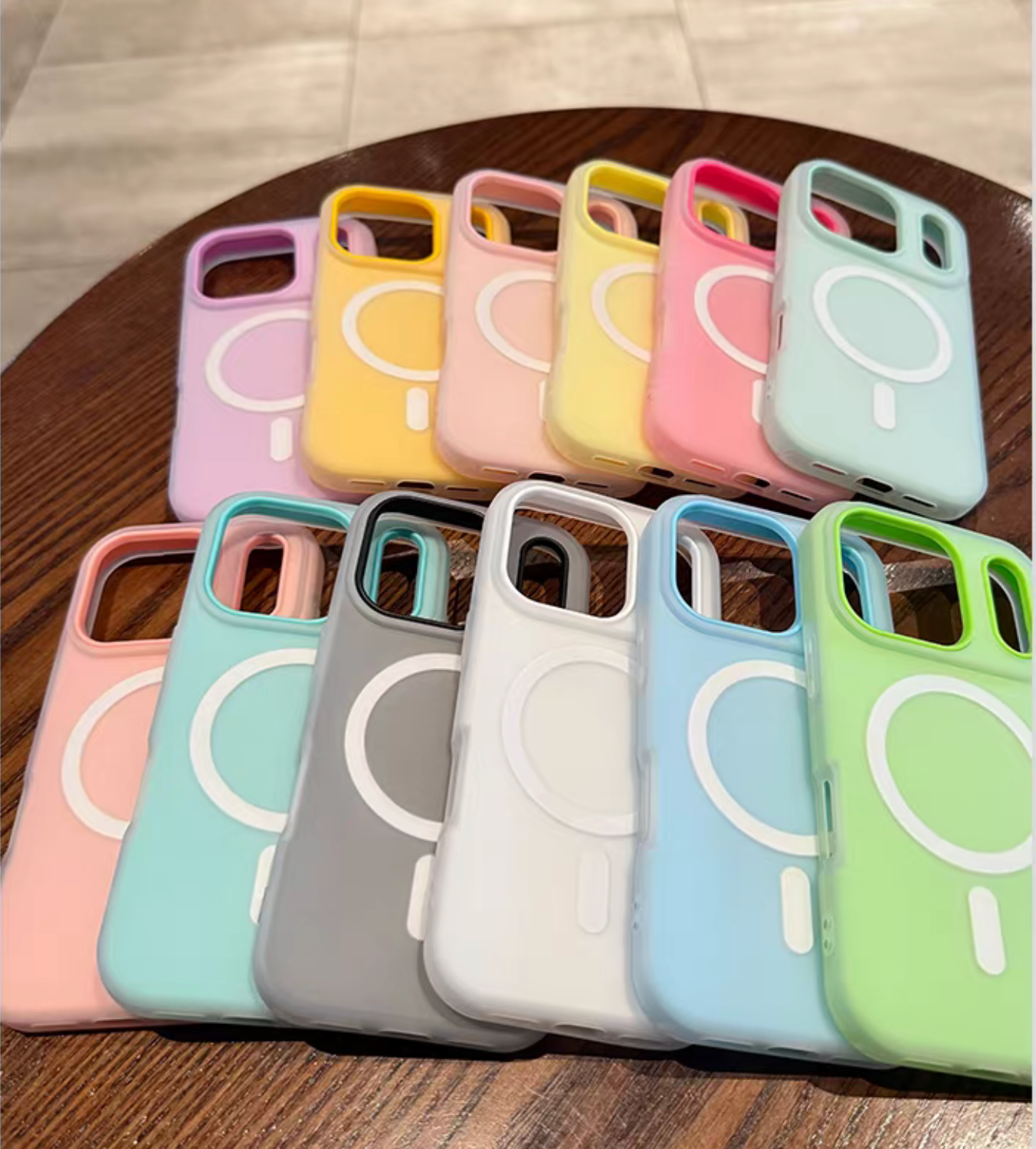 Jelly Magnetic Two-In-One Apple 17 Frosted Simple Anti-Fall LUXORA